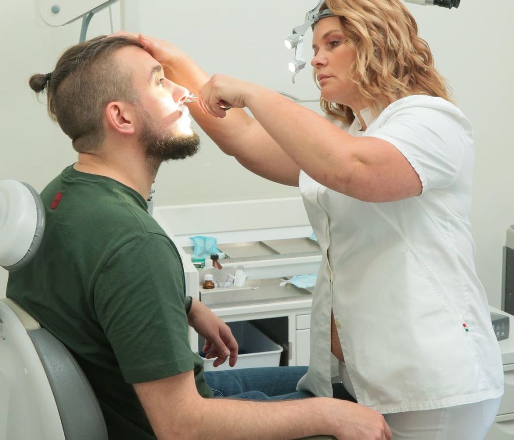 Как проходит диагностика перед септопластикой